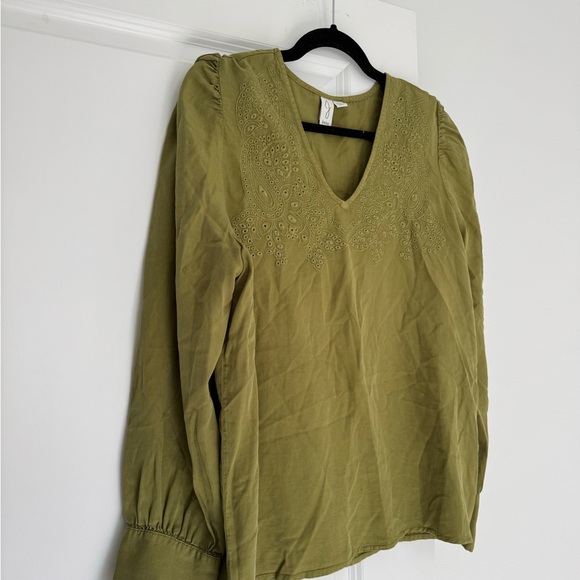NEW Joie Nordstrom women’s olive green embroidered blouse shirt top size LARGE - Picture 3 of 6